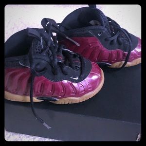 Nike Foamposites. ~~~ Maroon and Black ~~ Size 5C